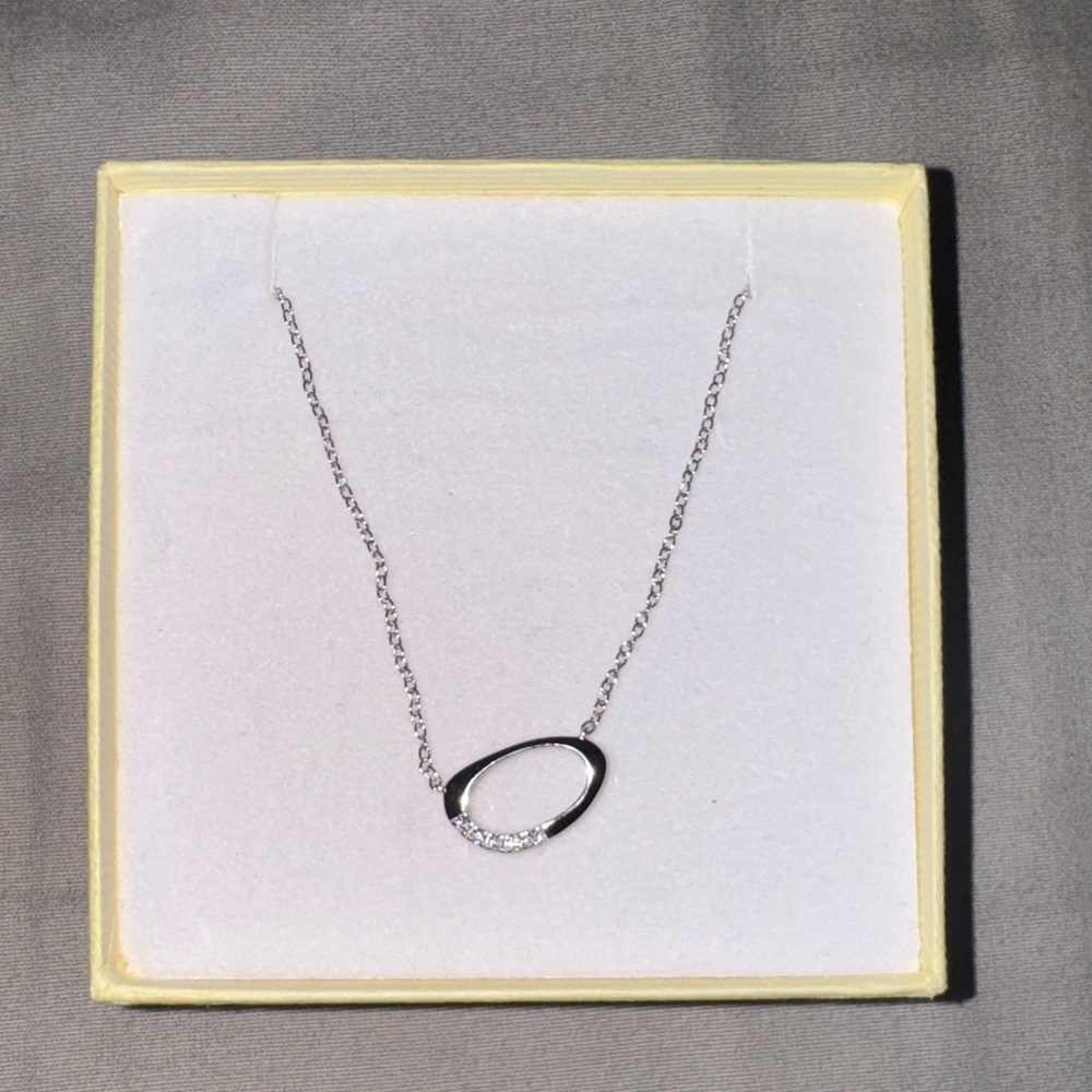 Elegant 925 Sterling Silver Necklace with Oval Pendant 4 CZ diamonds